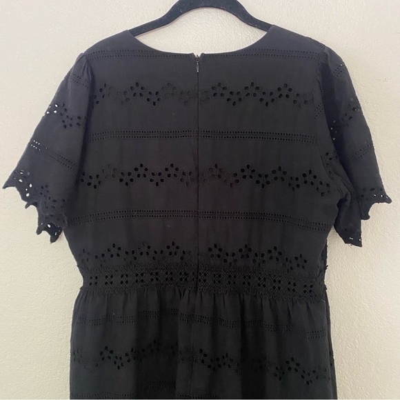 The Secret Label Black Eyelet Short Sleeved Dress Women's Size 2 - Picture 4 of 4